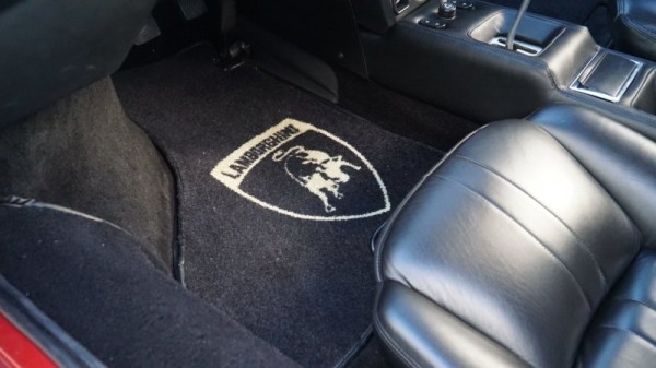 ото > Редкий двухдверный Lamborghini Jalpa в кузове тарга ото > Редкий двухдверный Lamborghini Jalpa в кузове тарга