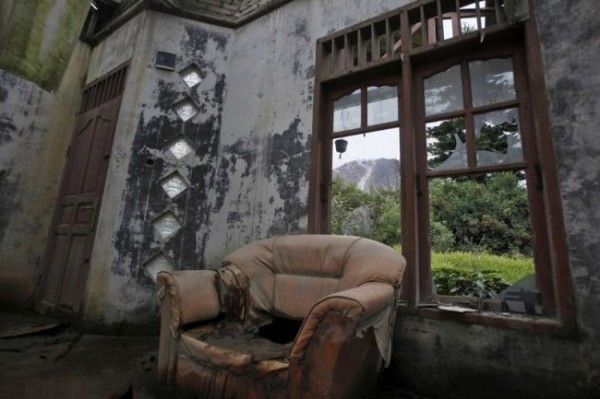 Деревни, выгоревшие после извержения вулкана (11 фото)