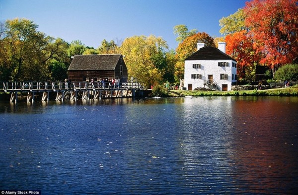 Фальшивые достопримечательности, собирающие толпы туристов, готовых поверить в любые сказки Фальшивые достопримечательности, собирающие толпы туристов, готовых поверить в любые сказки