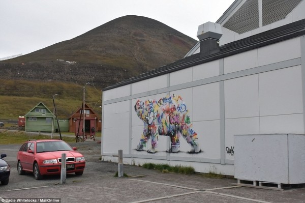 Лонгйир: самый северный город на Земле, в котором по закону запрещено умирать