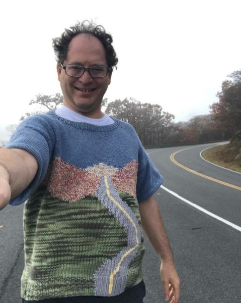 Теплый туризм: американец вяжет свитера с достопримечательностями Теплый туризм: американец вяжет свитера с достопримечательностями