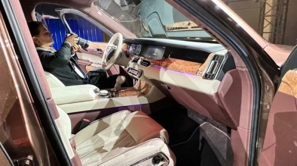 Российский внедорожник Aurus Komendant показали во всей красе Российский внедорожник Aurus Komendant показали во всей красе