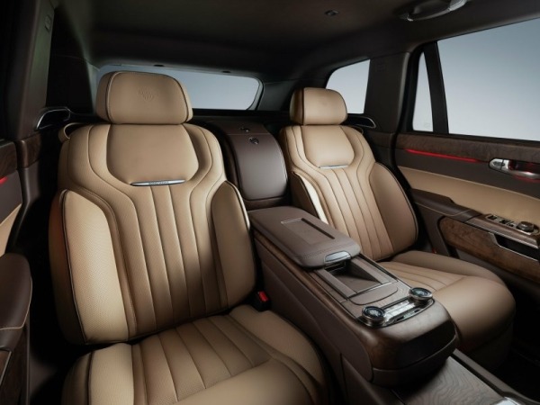 Российский внедорожник Aurus Komendant показали во всей красе Российский внедорожник Aurus Komendant показали во всей красе