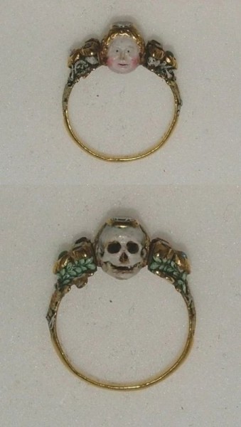 Коллекция уникальных артефактов, которые объясняют историю Коллекция уникальных артефактов, которые объясняют историю