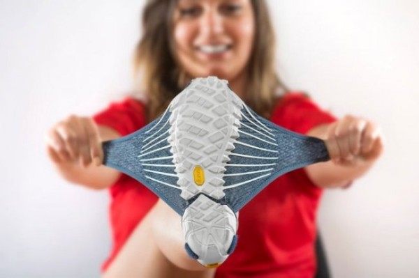 Эти кроссовки в точности повторяют форму ноги своего владельца (6 фото) Эти кроссовки в точности повторяют форму ноги своего владельца (6 фото)