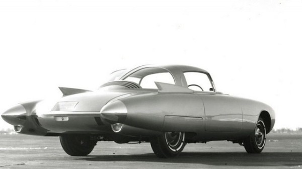 "Золотая ракета" - концепт-кар из стеклопластика (13 фото) "Золотая ракета" - концепт-кар из стеклопластика (13 фото)