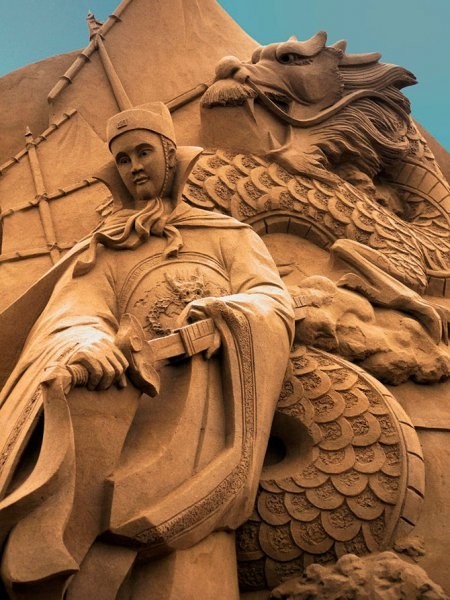 Скульптуры из песка от чемпиона мира по песочному искусству (14 фото) Скульптуры из песка от чемпиона мира по песочному искусству (14 фото)