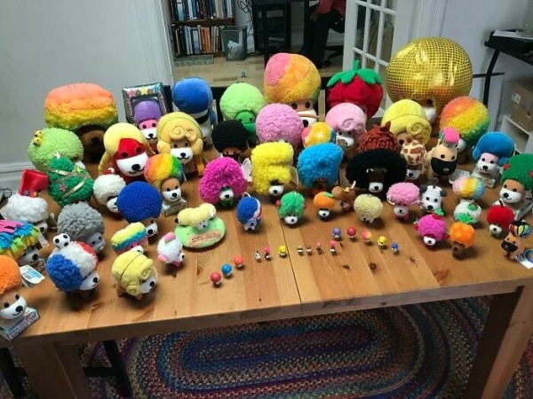 16 впечатляющих коллекций необычных вещей, и маркам с монетами до этого далеко