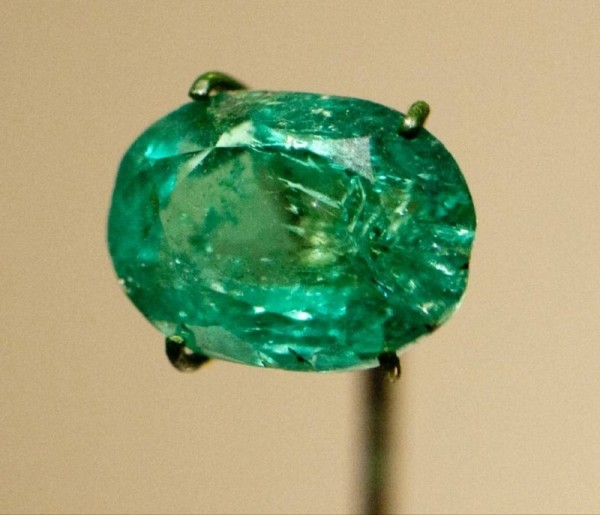 ТОП 7 самых дорогих драгоценных камней в мире ТОП 7 самых дорогих драгоценных камней в мире