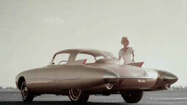 "Золотая ракета" - концепт-кар из стеклопластика (13 фото) "Золотая ракета" - концепт-кар из стеклопластика (13 фото)