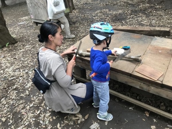 Японский парк, где дети играют с ножами и молотками, жгут костры и прыгают с крыш  (25 фото) Японский парк, где дети играют с ножами и молотками, жгут костры и прыгают с крыш  (25 фото)