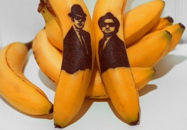 Искусство выцарапывания портретов на бананах от Honey (6 фото) Искусство выцарапывания портретов на бананах от Honey (6 фото)