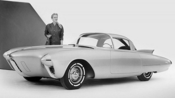 "Золотая ракета" - концепт-кар из стеклопластика (13 фото) "Золотая ракета" - концепт-кар из стеклопластика (13 фото)