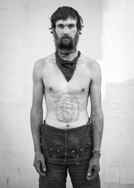 Жизнь без правил: портреты бунтарей в проекте Lost and Found