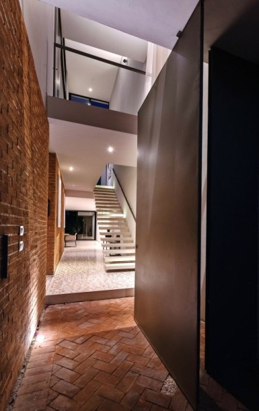 Дом из необычного кирпича в Мексике