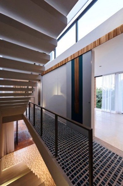 Дом из необычного кирпича в Мексике