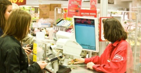 Зачем в сетевых магазинах много касс, если половина из них не работает