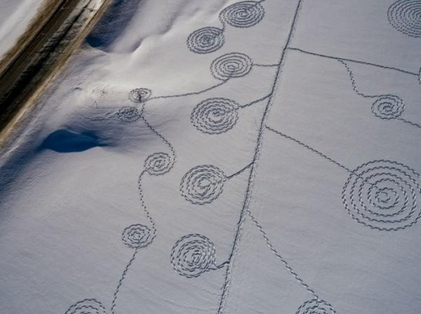 Снежные рисунки от Сони Хинричсен (28 фото) Снежные рисунки от Сони Хинричсен (28 фото)