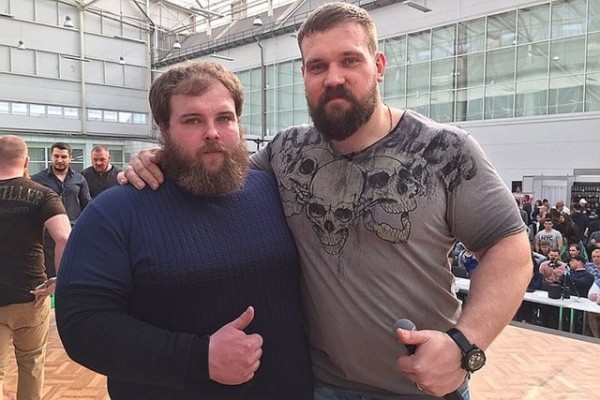 В Красноярске прошел первый чемпионат по мужским пощечинам В Красноярске прошел первый чемпионат по мужским пощечинам