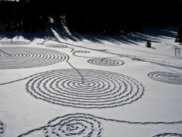 Снежные рисунки от Сони Хинричсен (28 фото) Снежные рисунки от Сони Хинричсен (28 фото)