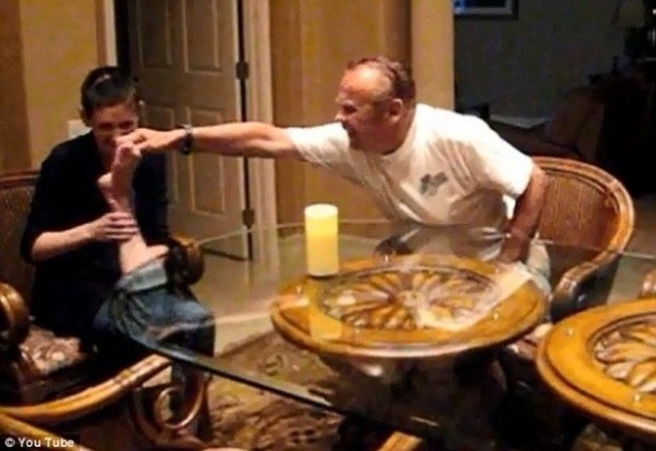 Девушка, победившая рак, теперь может вращать ногой на 180 градусов (6 фото + видео) Девушка, победившая рак, теперь может вращать ногой на 180 градусов (6 фото + видео)