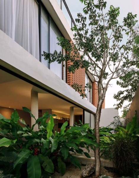 Дом из необычного кирпича в Мексике