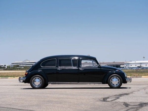 Уникальный лимузин VW Beetle по прозвищу Rollswagen пустят с молотка Уникальный лимузин VW Beetle по прозвищу Rollswagen пустят с молотка