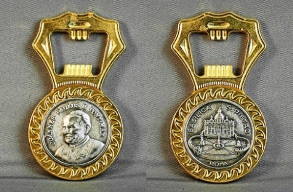 Самые популярные сувениры со всего мира