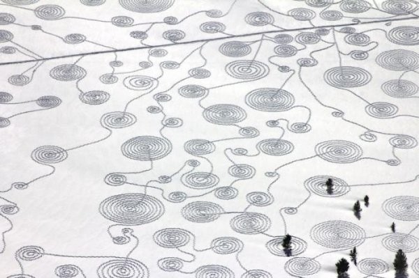 Снежные рисунки от Сони Хинричсен (28 фото) Снежные рисунки от Сони Хинричсен (28 фото)