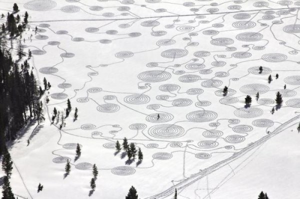 Снежные рисунки от Сони Хинричсен (28 фото) Снежные рисунки от Сони Хинричсен (28 фото)