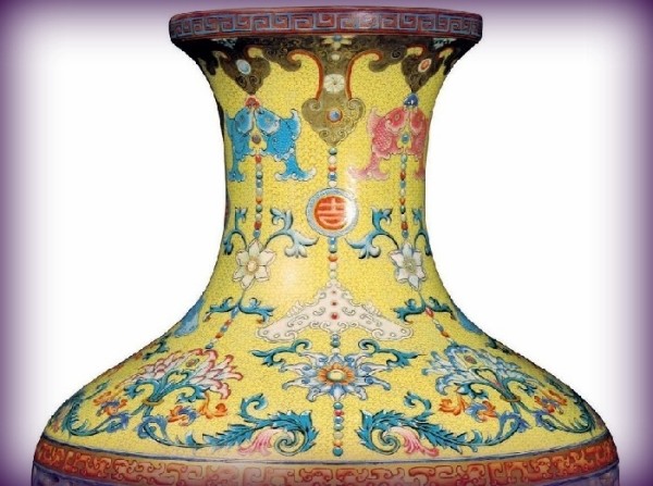 Почему самую дорогую в мире вазу перепродали вдвое дешевле, и она при этом не потеряла свой особый статус