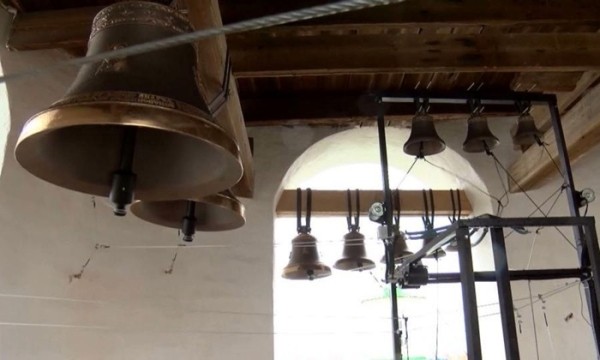 Как появились колокола, и по какому принципу в них звонят в России