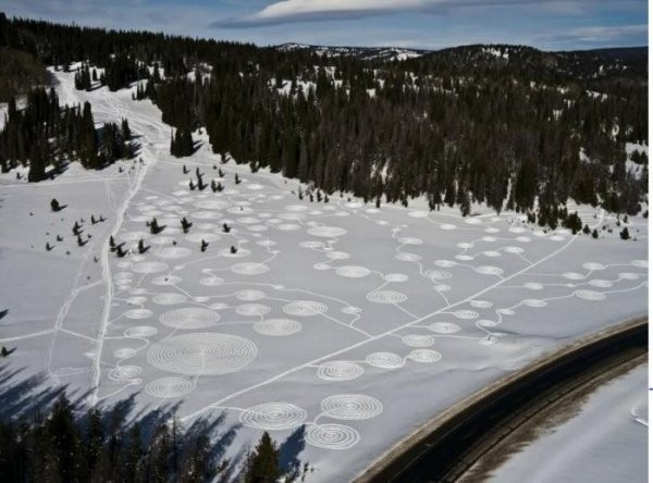 Снежные рисунки от Сони Хинричсен (28 фото) Снежные рисунки от Сони Хинричсен (28 фото)