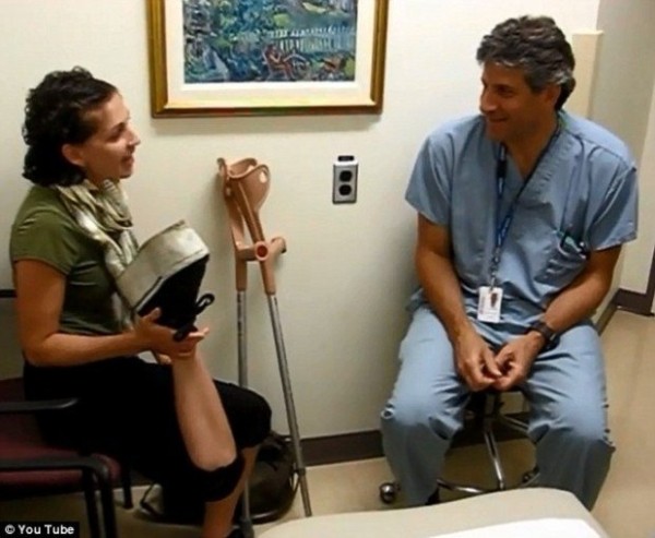 Девушка, победившая рак, теперь может вращать ногой на 180 градусов (6 фото + видео) Девушка, победившая рак, теперь может вращать ногой на 180 градусов (6 фото + видео)