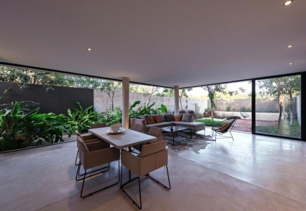 Дом из необычного кирпича в Мексике