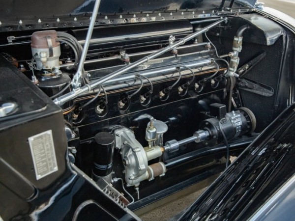 Единственный сохранившийся довоенный родстер Horch 855 1939 года