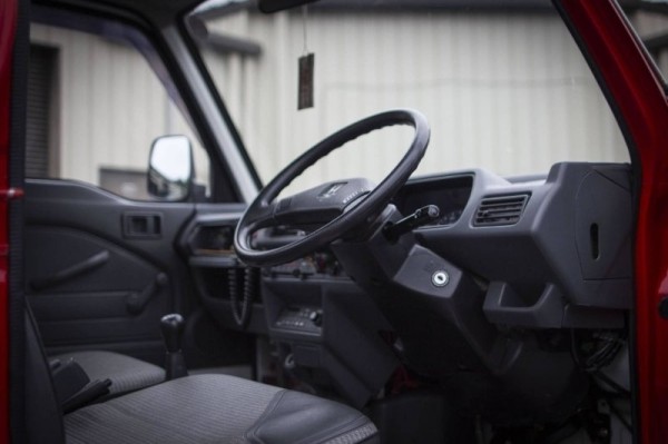 Маленький пожарный грузовик Honda Acty 1995 года