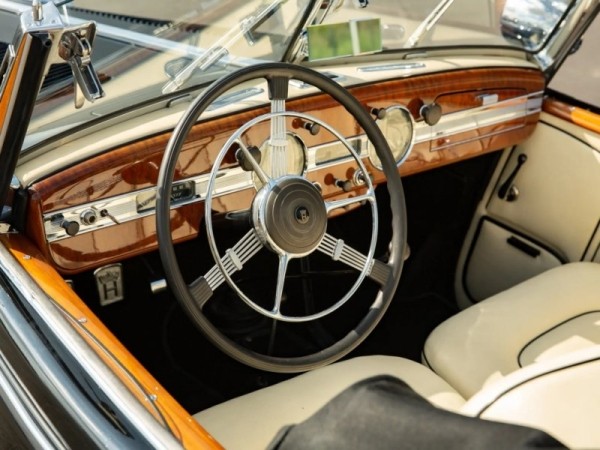 Единственный сохранившийся довоенный родстер Horch 855 1939 года