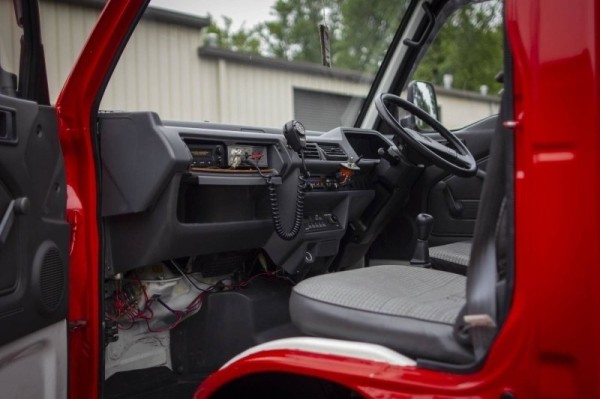 Маленький пожарный грузовик Honda Acty 1995 года