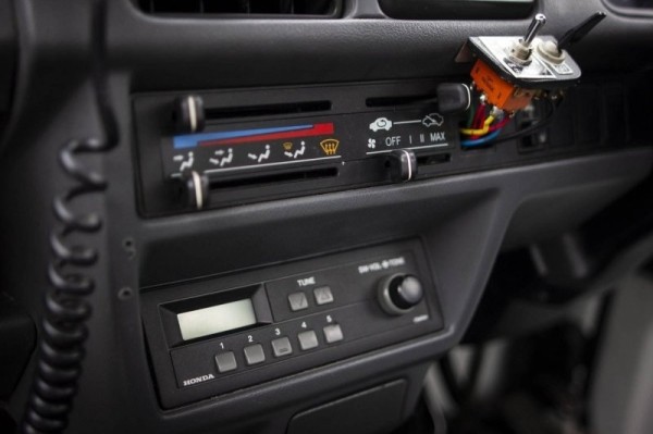 Маленький пожарный грузовик Honda Acty 1995 года