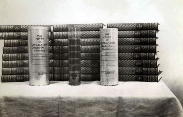 Что спрятали в самую большую капсулу времени, которую вскроют через 6000 лет