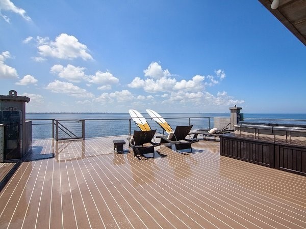 Яхта-особняк за 12 миллионов долларов Яхта-особняк за 12 миллионов долларов