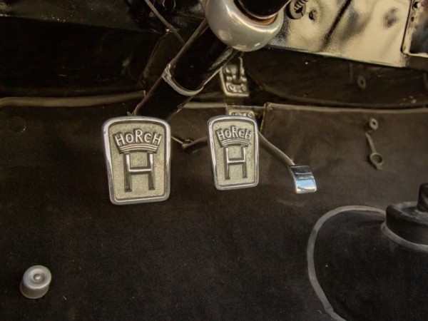 Единственный сохранившийся довоенный родстер Horch 855 1939 года