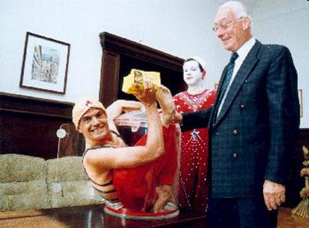 Человек Из Бутылки (7 фото) Человек Из Бутылки (7 фото)