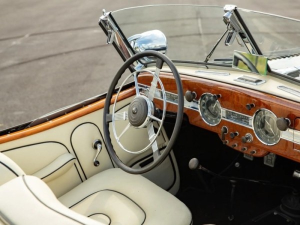 Единственный сохранившийся довоенный родстер Horch 855 1939 года