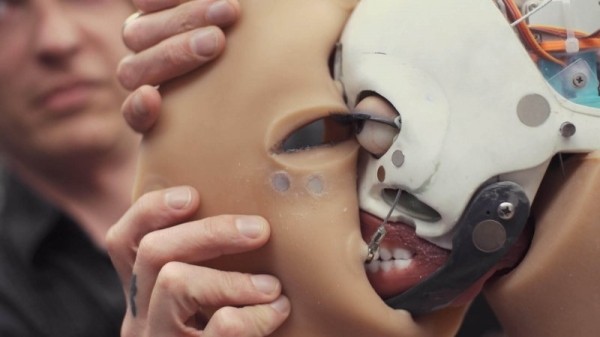 Вся правда об антропоморфных роботах (8 фото)