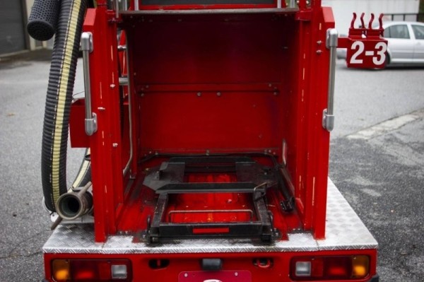 Маленький пожарный грузовик Honda Acty 1995 года