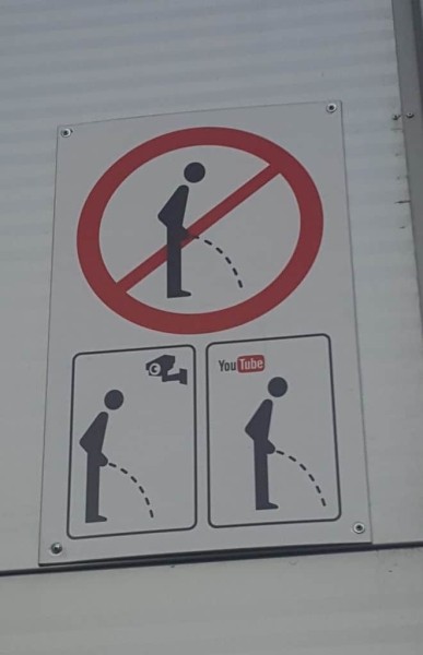 22 забавных и странных дорожных знака, которые поднимут вам настроение 22 забавных и странных дорожных знака, которые поднимут вам настроение