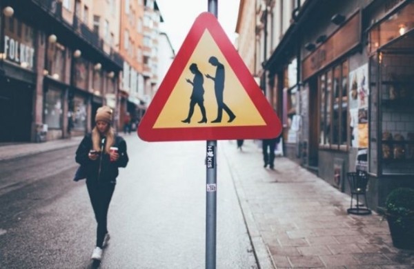 22 забавных и странных дорожных знака, которые поднимут вам настроение 22 забавных и странных дорожных знака, которые поднимут вам настроение