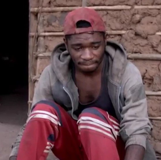 Любовные многоугольники и смерть от суеверий: первобытная реальность племени пигмеев Любовные многоугольники и смерть от суеверий: первобытная реальность племени пигмеев